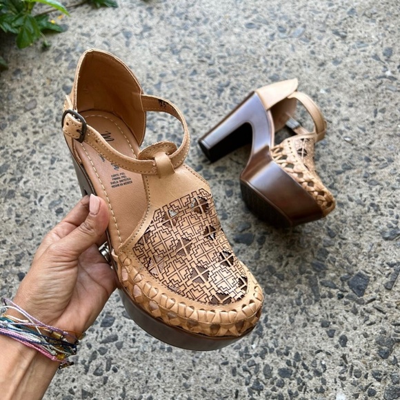 Macarena Collection heeled platform Mexican Huaraches - sz 8 - Picture 2 of 6